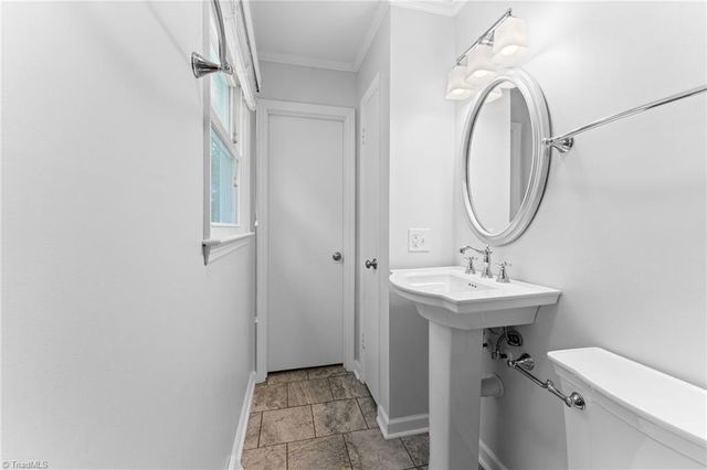 3725 Crestbrook Lane, Pfafftown, NC 27040