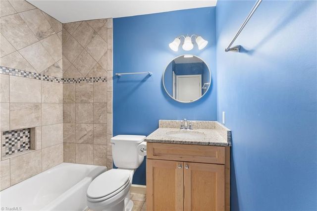 3725 Crestbrook Lane, Pfafftown, NC 27040