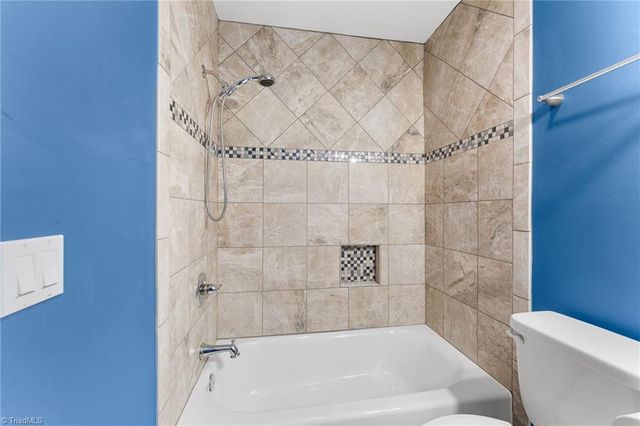 3725 Crestbrook Lane, Pfafftown, NC 27040