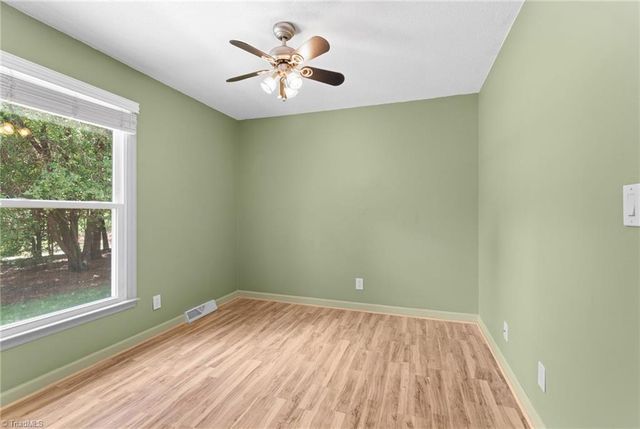 3725 Crestbrook Lane, Pfafftown, NC 27040