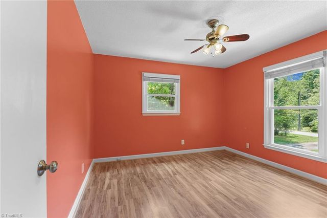 3725 Crestbrook Lane, Pfafftown, NC 27040