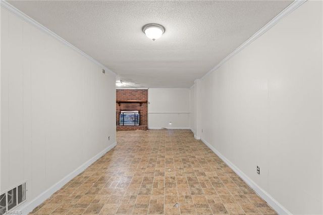 3725 Crestbrook Lane, Pfafftown, NC 27040