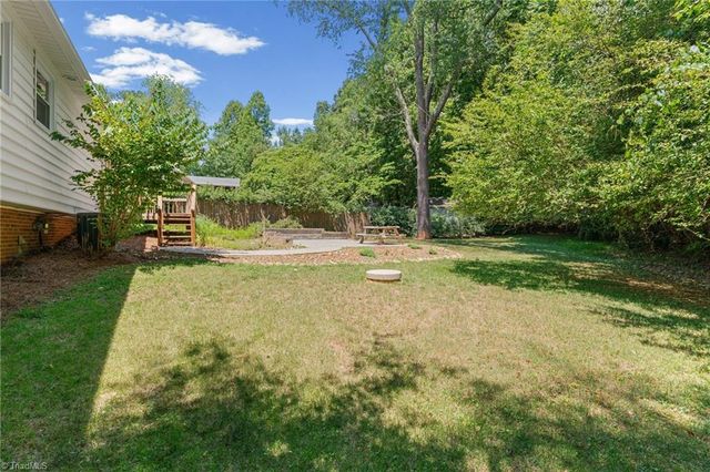 3725 Crestbrook Lane, Pfafftown, NC 27040