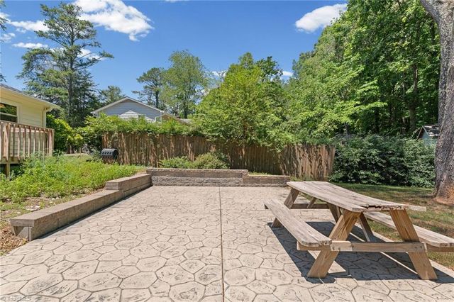 3725 Crestbrook Lane, Pfafftown, NC 27040