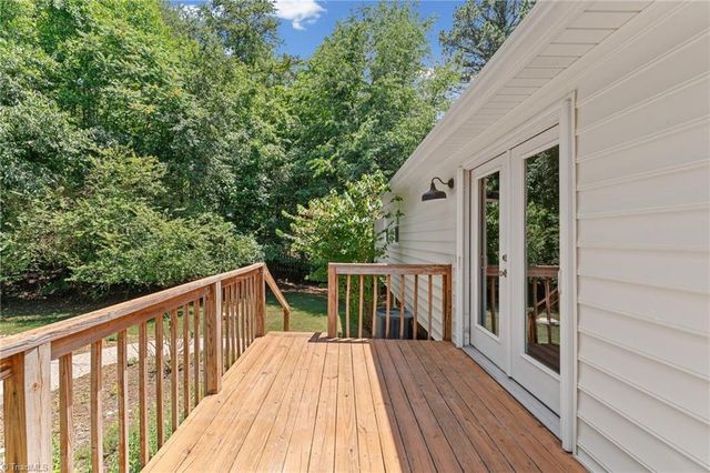 3725 Crestbrook Lane, Pfafftown, NC 27040