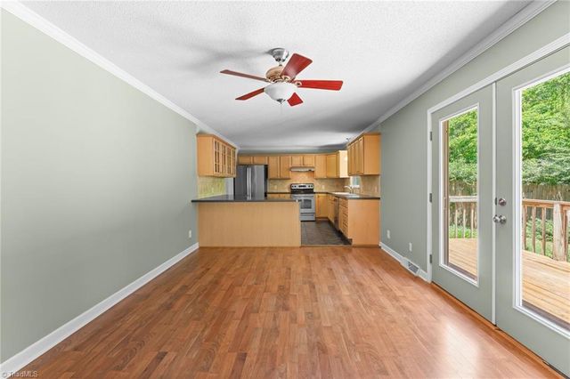 3725 Crestbrook Lane, Pfafftown, NC 27040
