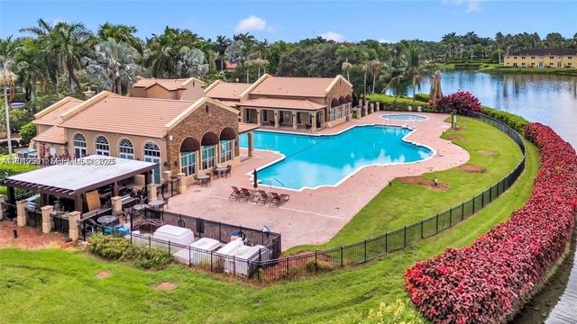 3375 NE 15th Dr 102-12, Homestead, FL 33033
