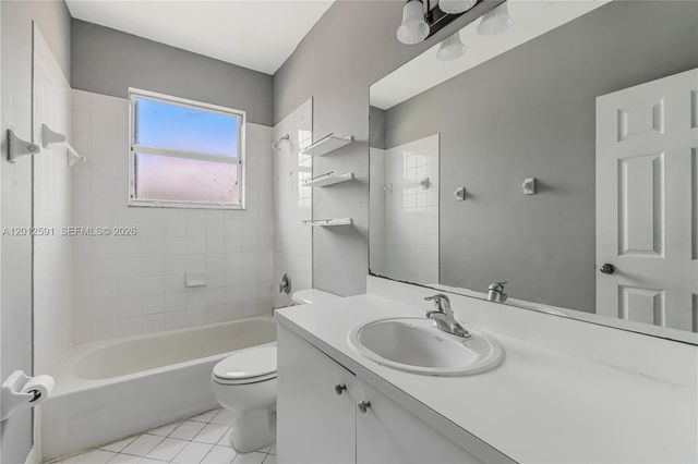3375 NE 15th Dr 102-12, Homestead, FL 33033