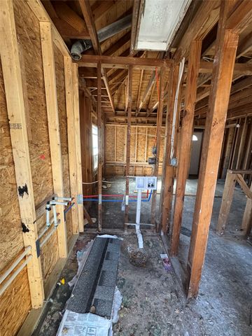 5920 Hickman Road, Des Moines, IA 50322