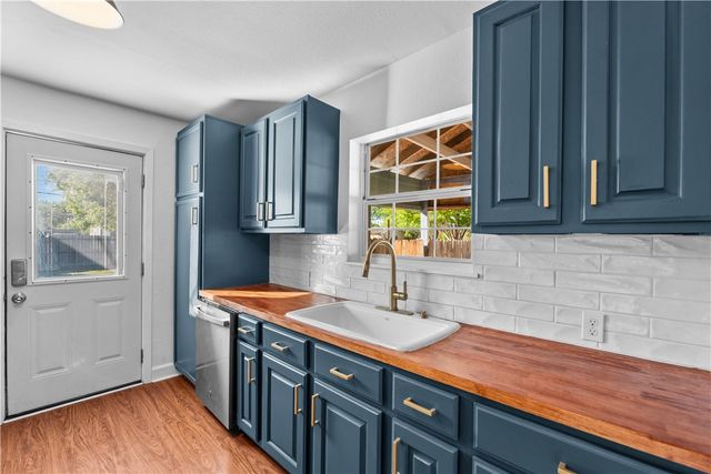 1225 Logan Ave, Corpus Christi, TX 78404