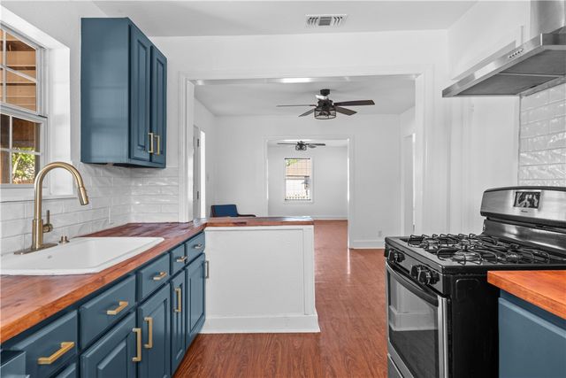 1225 Logan Ave, Corpus Christi, TX 78404