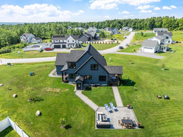 467 Blane Circle, Pembroke, NH 03275