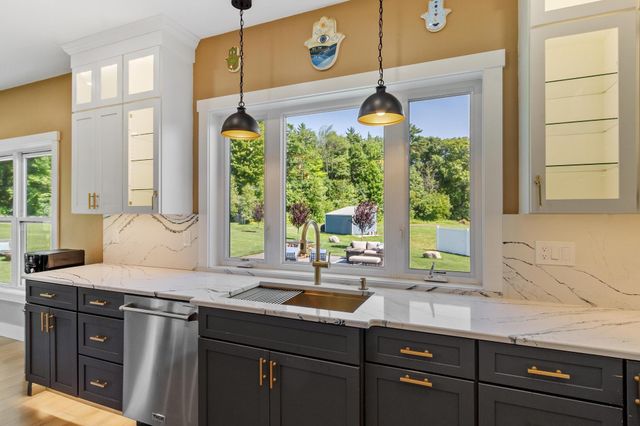 467 Blane Circle, Pembroke, NH 03275