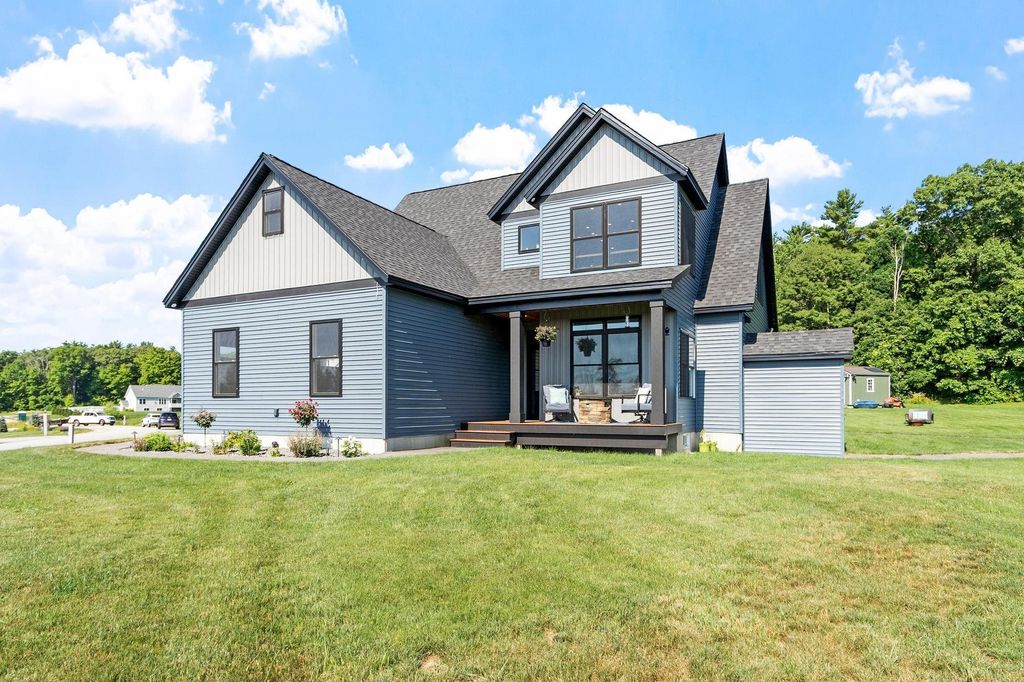 467 Blane Circle, Pembroke, NH 03275