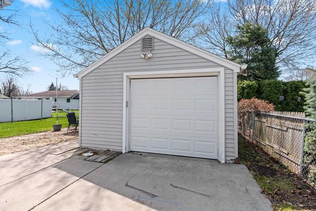 867 MARQUETTE STREET, Menasha, WI 54952