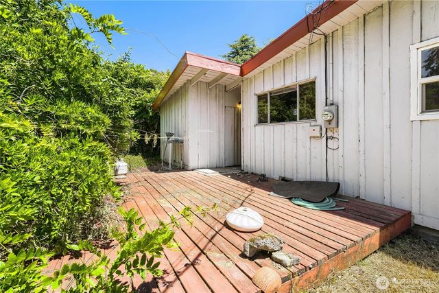 16615 10th Avenue SW, Burien, WA 98166
