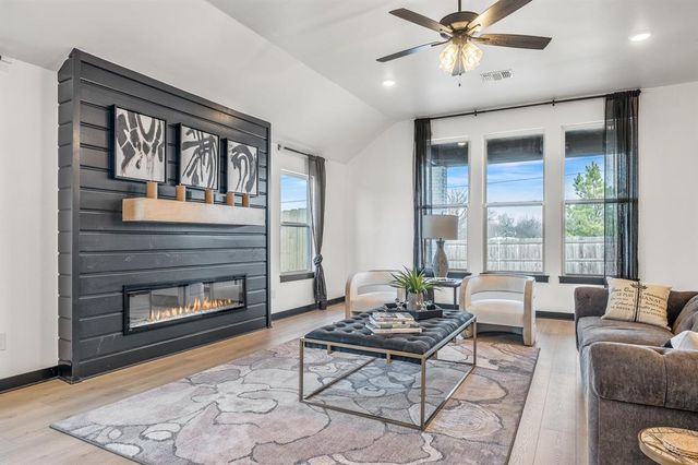 208 E Copper Canyon Avenue, Stillwater, OK 74075