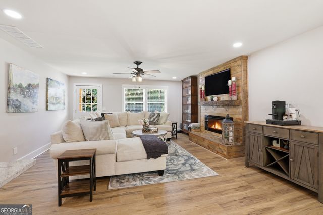 232 Stekoa Falls Road, Clayton, GA 30525