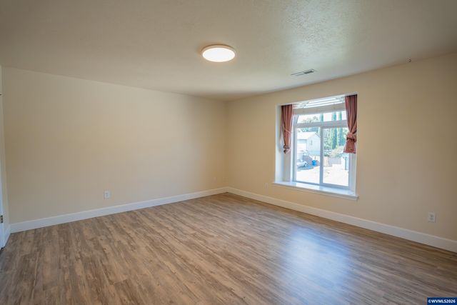 208 Faith St, Jefferson, OR 97352