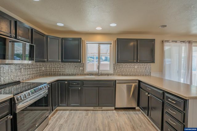 208 Faith St, Jefferson, OR 97352