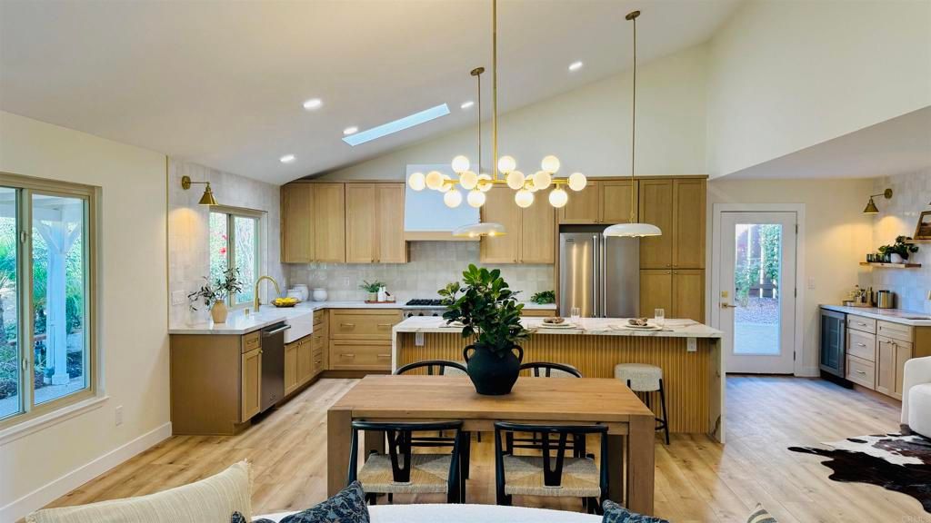 Image 5 of property listing at 17523 Plaza Marlena, San Diego, CA 92128
