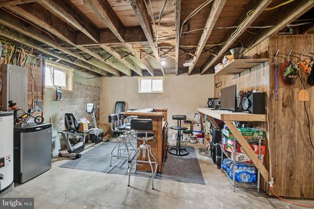 2016 ADAMS RD, East Greenville, PA 18041