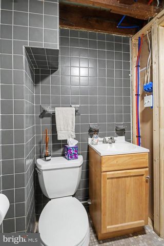 2016 ADAMS RD, East Greenville, PA 18041