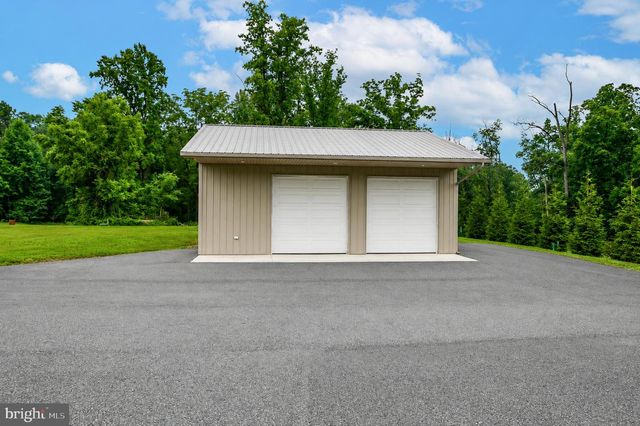 2016 ADAMS RD, East Greenville, PA 18041