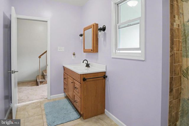 2016 ADAMS RD, East Greenville, PA 18041