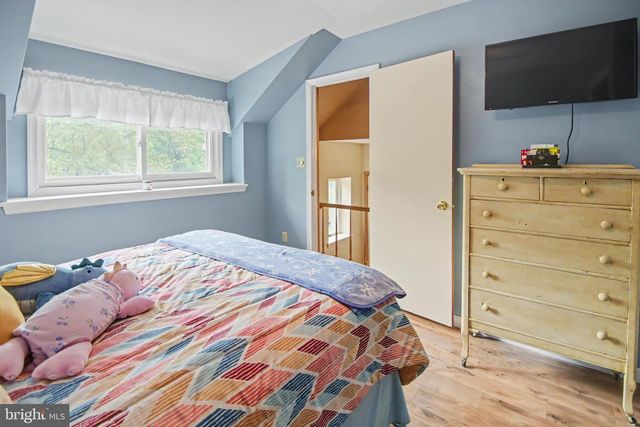 2016 ADAMS RD, East Greenville, PA 18041