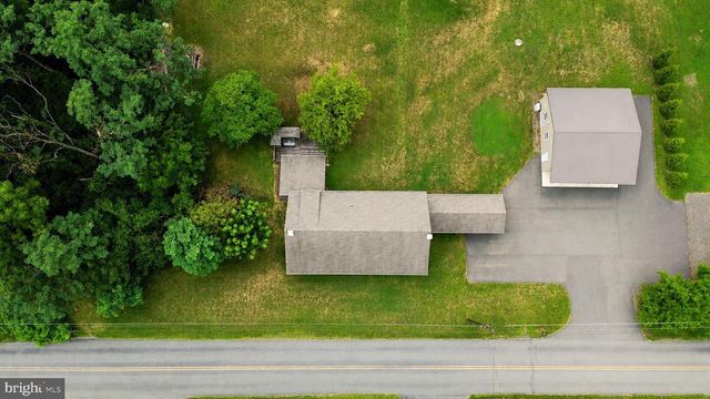 2016 ADAMS RD, East Greenville, PA 18041