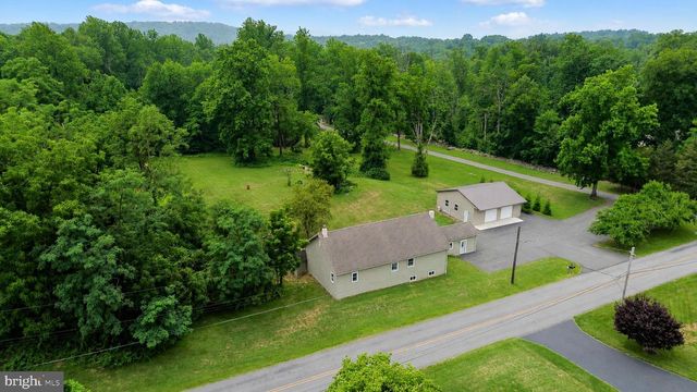 2016 ADAMS RD, East Greenville, PA 18041