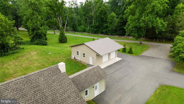 2016 ADAMS RD, East Greenville, PA 18041