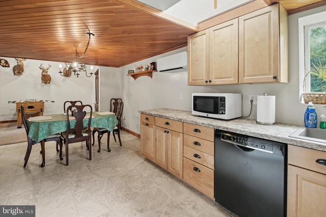 2016 ADAMS RD, East Greenville, PA 18041
