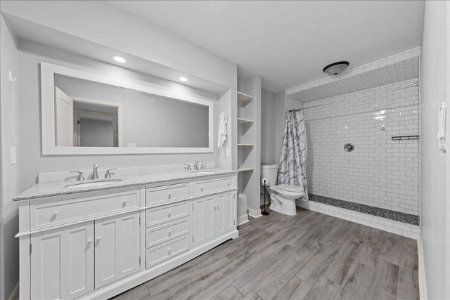 3308 Arden Drive, Woodbury, MN 55129