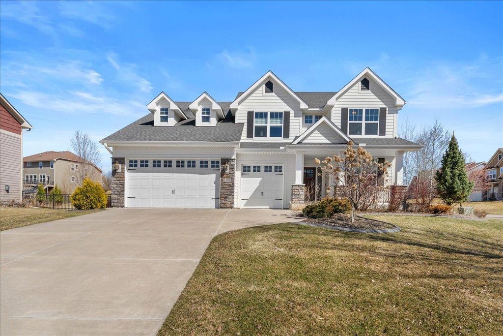 3308 Arden Drive, Woodbury, MN 55129