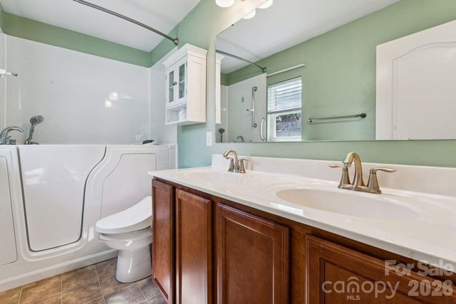 7628 Jenny Ann Drive, Charlotte, NC 28216