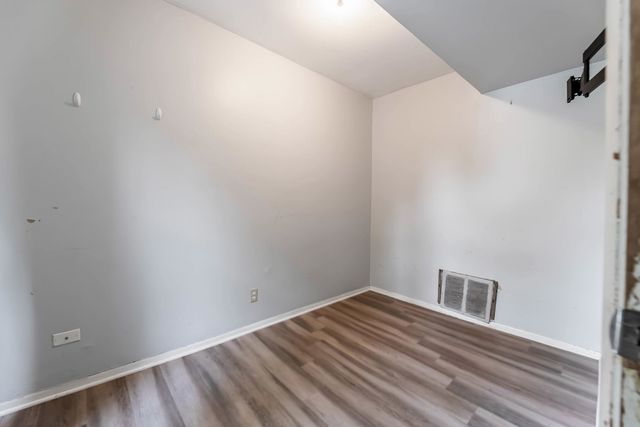 3233 Madison Avenue, Brookfield, IL 60513