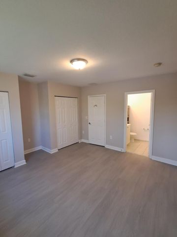 4207 Napoli Lake Drive, West Palm Beach, FL 33410