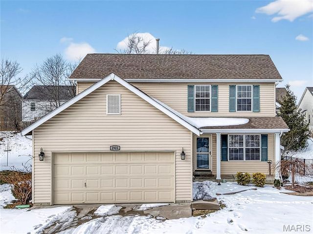 1923 Briarfield Drive, Lake St Louis, MO 63367