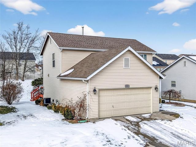 1923 Briarfield Drive, Lake St Louis, MO 63367