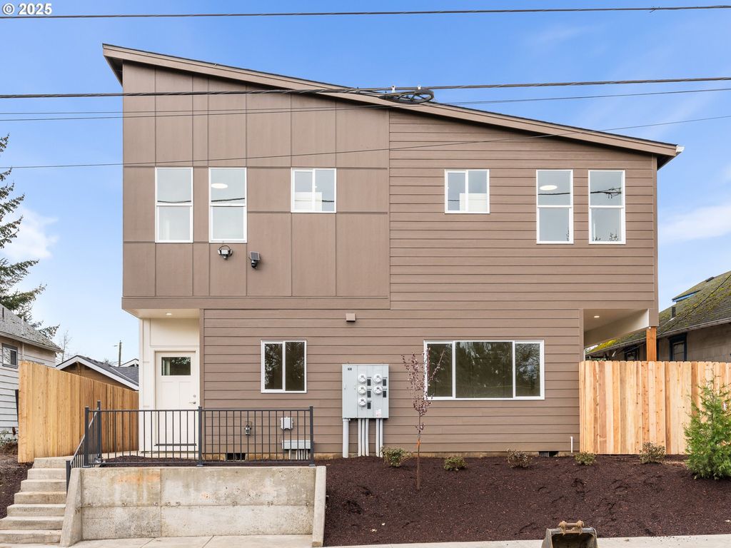 5860 N Missouri St, Portland, OR 97217