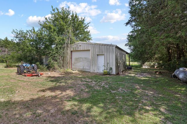 252 Meadow Lake Estates Road, Denison, TX 75021