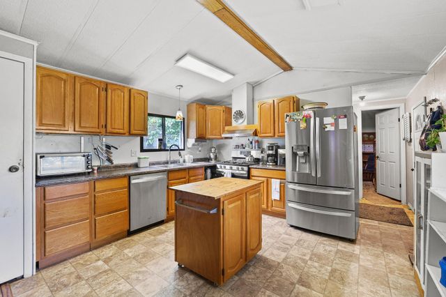 252 Meadow Lake Estates Road, Denison, TX 75021