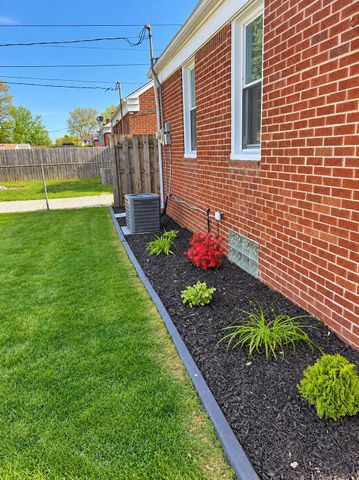 7820 Buckingham Avenue, Allen Park, MI 48101