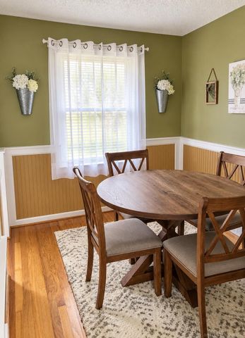 7820 Buckingham Avenue, Allen Park, MI 48101