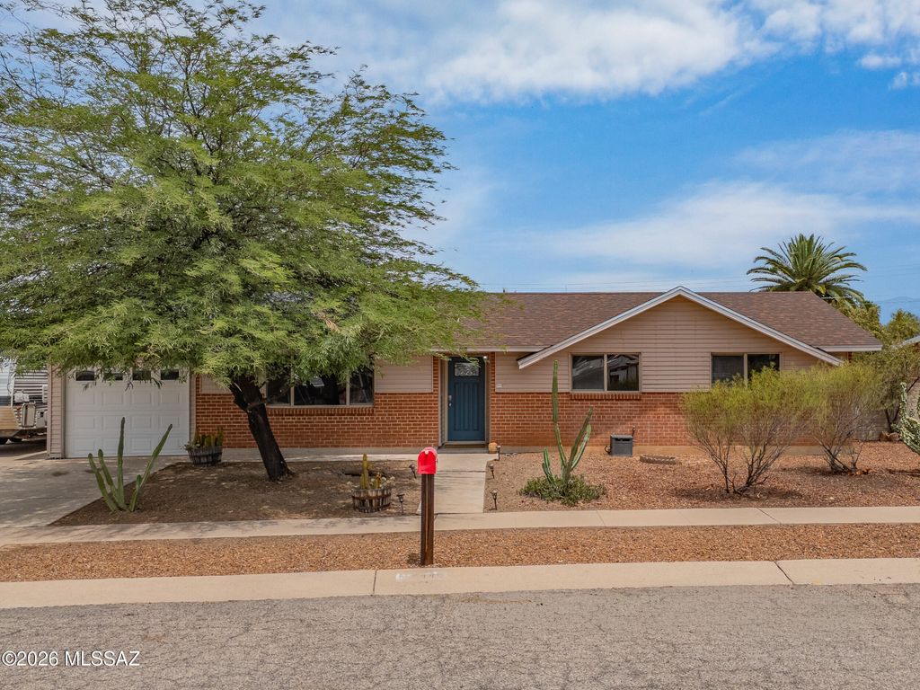 7449 E 18th Street, Tucson, AZ 85710