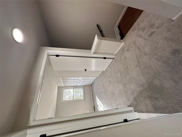 2960 Seaton Circuit Circle N, Warren, MI 48091