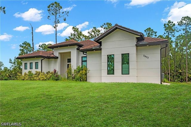 3677 8th AVE NE, Naples, FL 34120