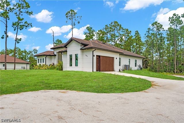 3677 8th AVE NE, Naples, FL 34120